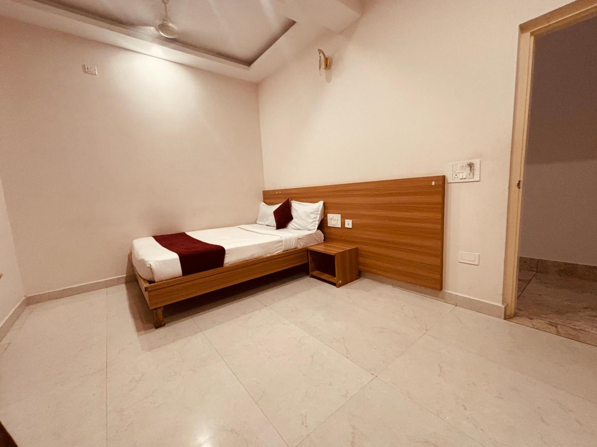 Seema Palace Inn 1 Km From Railwaystaion Mysore Eksteriør bilde